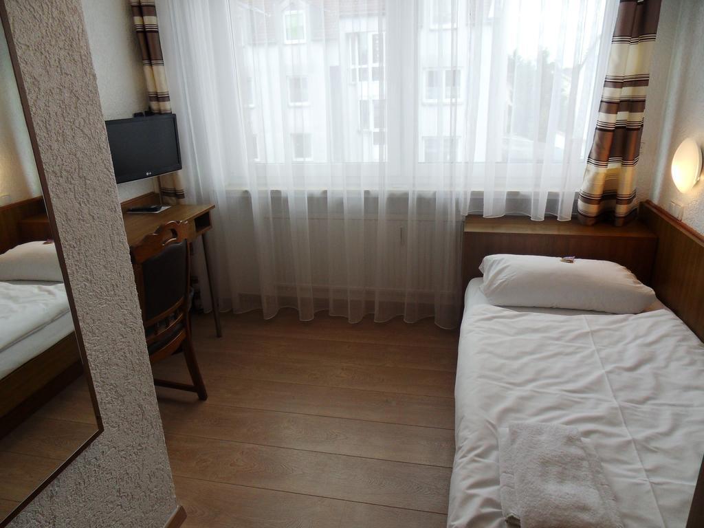 Hotel Linnert Weiterstadt Chambre photo